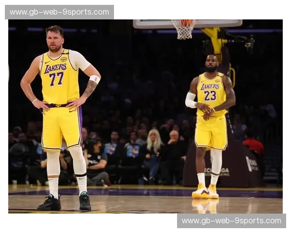 炙热的对决,紫金的宿命:热火vs湖人,一场不容错过的篮球盛宴 炙热的对决,紫金的宿命:热火vs湖人,一场不容错过的篮球盛宴